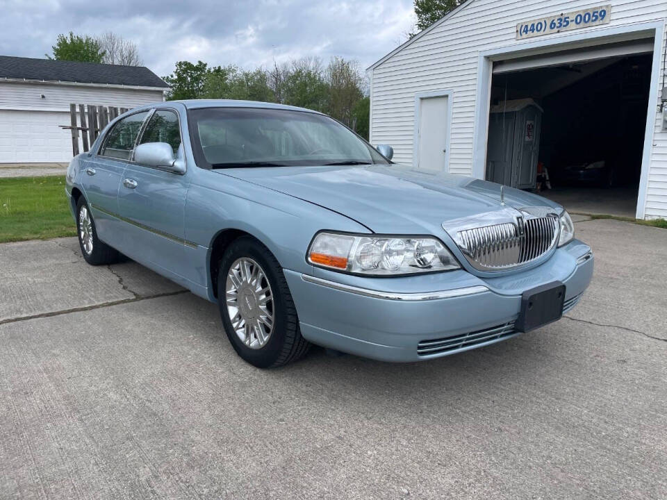 lincoln town car 2010 2LNBL8CV9AX618695 image